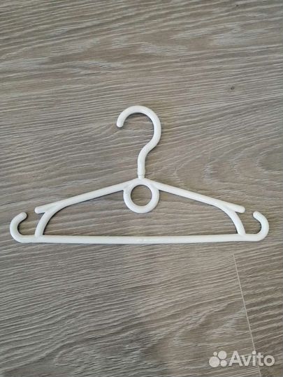 Продаются детские вешалки производство Польша