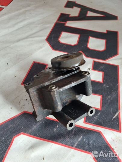 Кронштейн насоса гура Chery Tiggo T11 4G64S4M