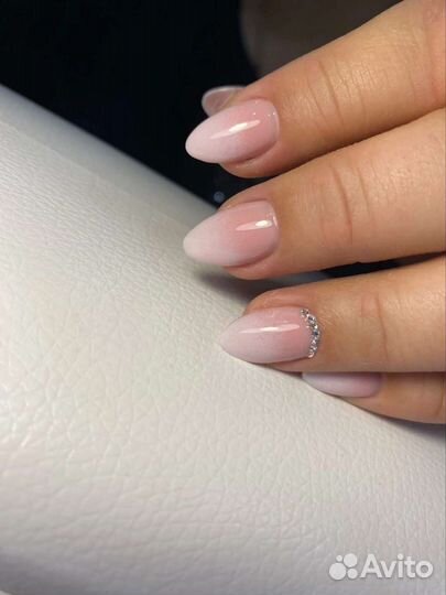 Мастер маникюра и педикюра