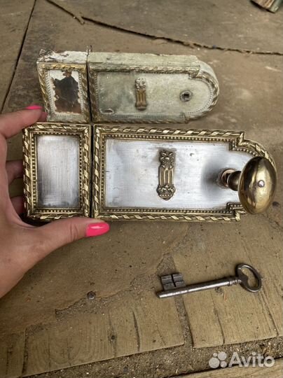 Замки старинные две штуки