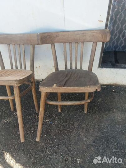 Стул деревянный