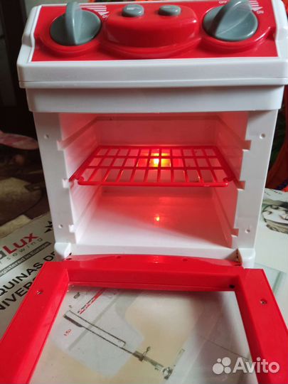 Игрушечная плита и посуда