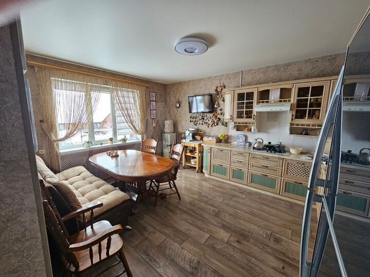 Дом 257 м² на участке 6 сот.