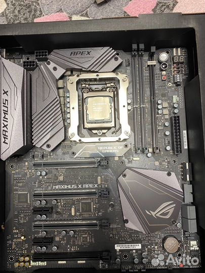 Материнская плата asus ROG maximus X apex