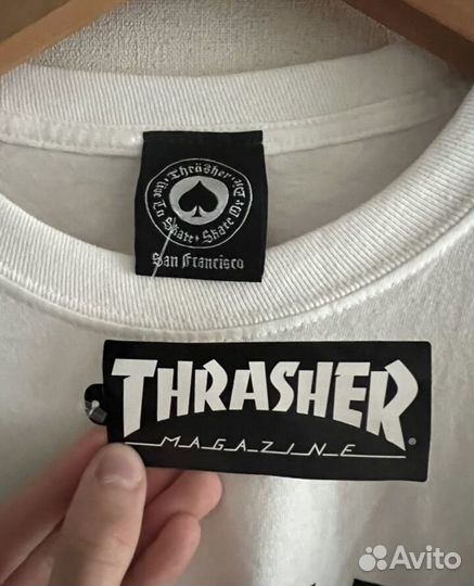 Белый лонгслив thrasher