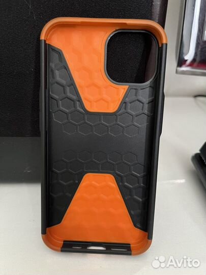 Чехол на iPhone 13