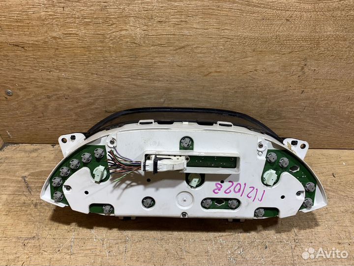 Панель приборов Ford Focus 1 бензин 1121028