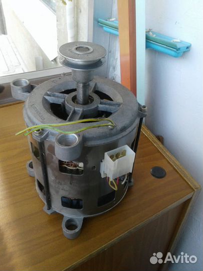 Продам двигатель от стиральной машины