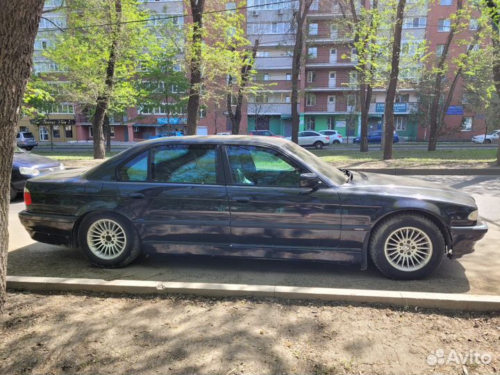 BMW 7 серия 5.4 AT, 2000, битый, 300 000 км