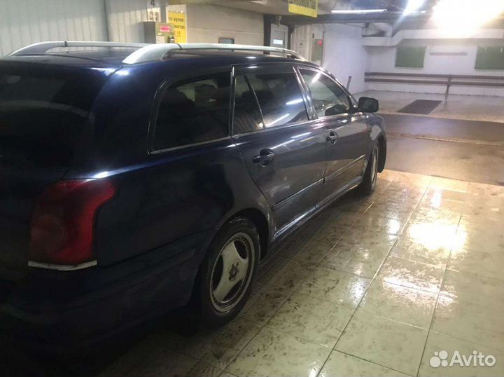 Toyota Avensis, 2004