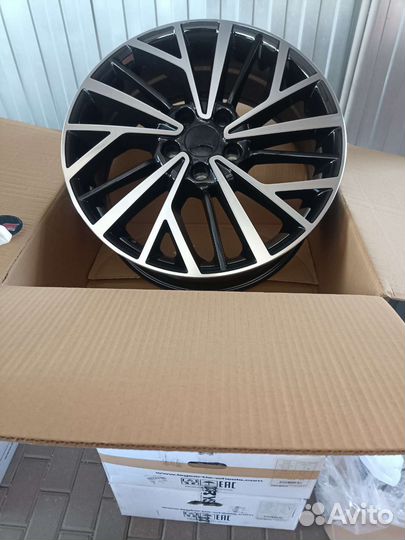 Legeartis (Тайвань) R-18 (5x114,3) новые 4 шт