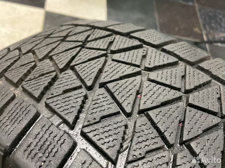 Bridgestone Blizzak DM-V2 235/65 R18 106S