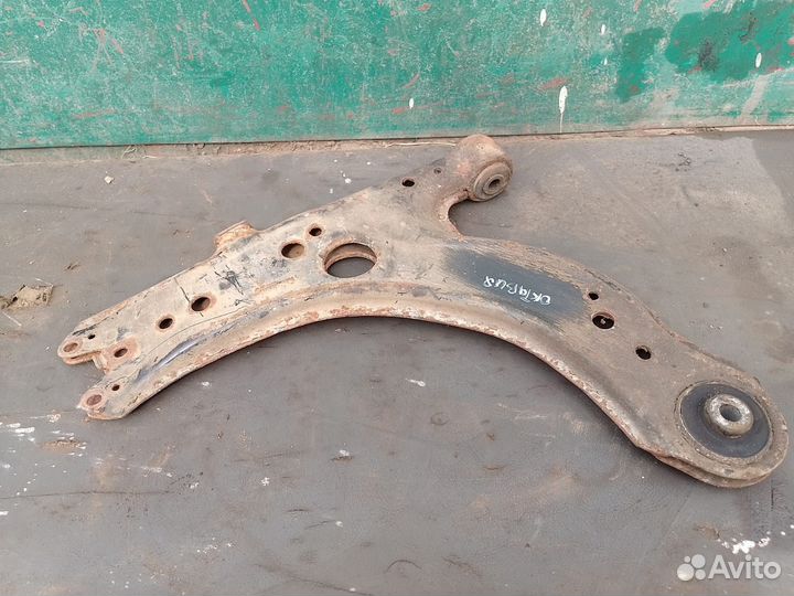 Рычаг передний Skoda Octavia tour a4