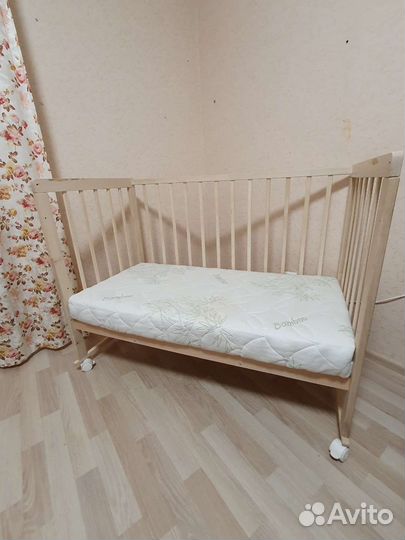 Детская кроватка