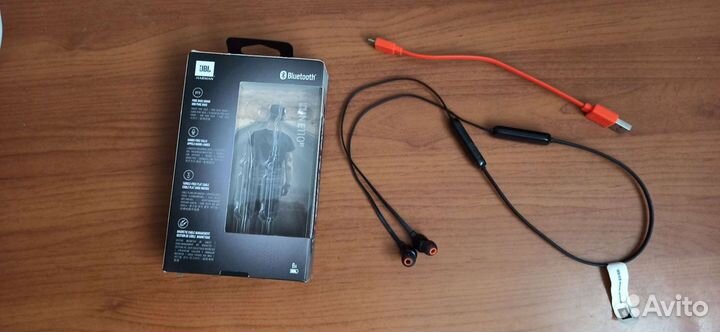 Наушники JBL