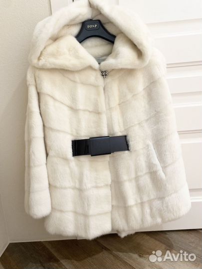 Шуба норковая mala mati белая с капюшоном