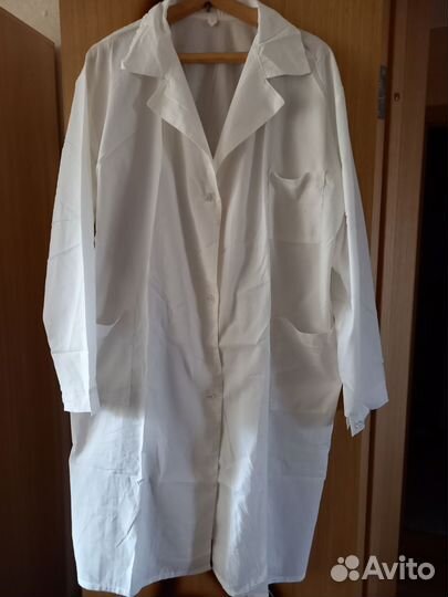 Белый медицинский халат