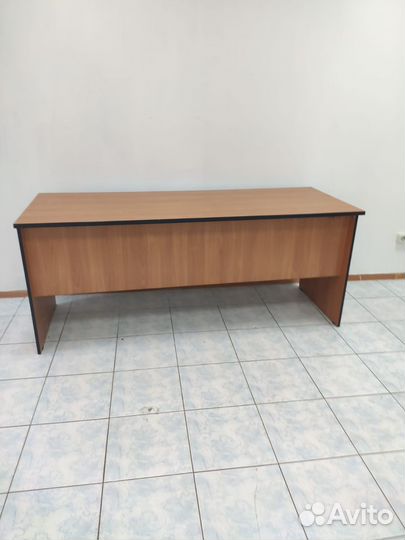 Письменный стол