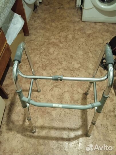 Коляска 500 р, ходунки новые абсолютно 1000