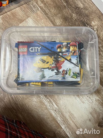 Lego city вертолет скорой помощи