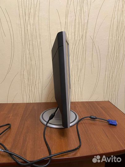 Монитор Philips