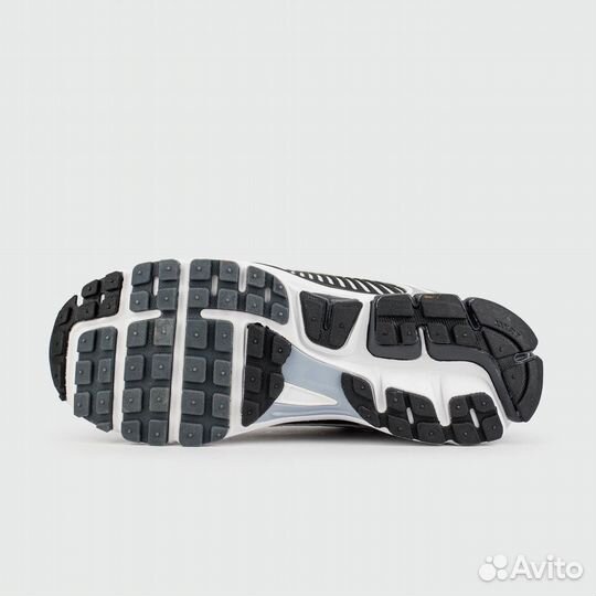 Кроссовки Nike Zoom Vomero 5 Black White