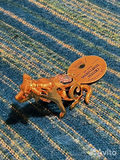 Собака swarovski