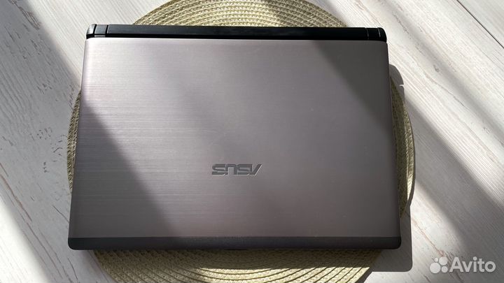 Ноутбук asus