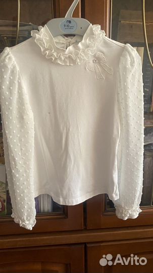 Школьная блузка 140. Цена за все три