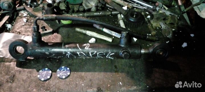 Цилиндр подъема кабины харвестера