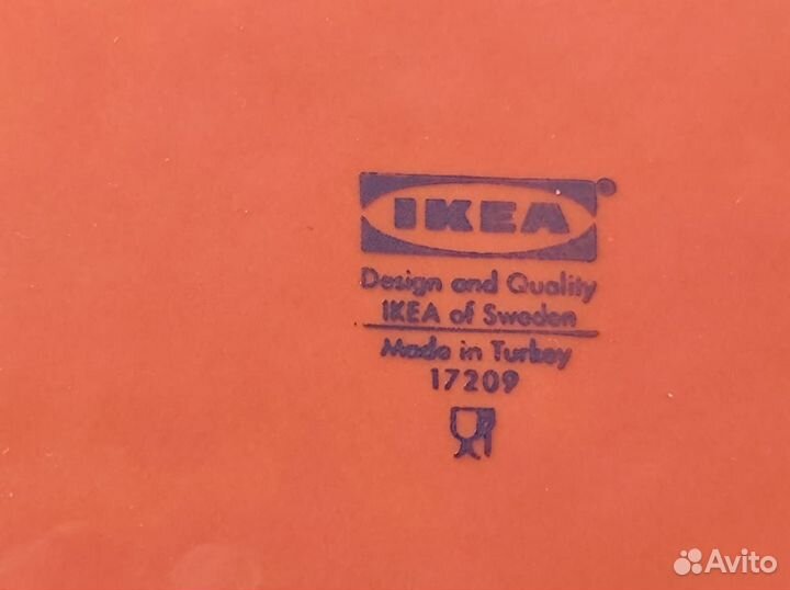 Тарелки IKEA чёрные и красные