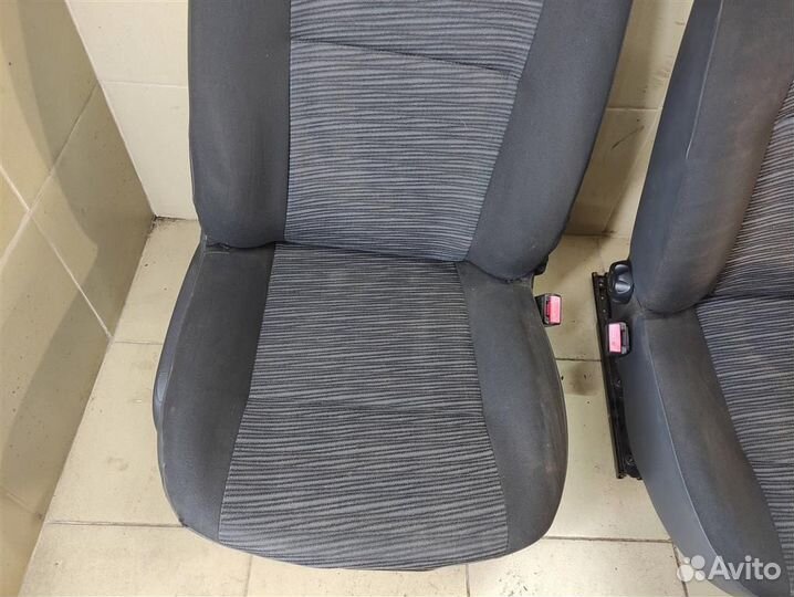 Сиденья передние Renault Sandero 1 (BS11) 2011