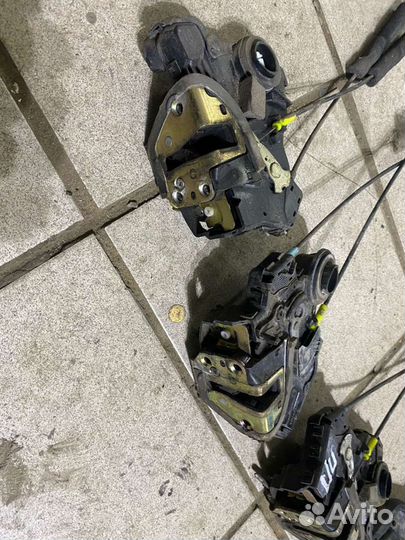 Замок двери toyota camry 30