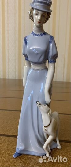 Девушка с борзой, фарфор, Чехия, 25 см