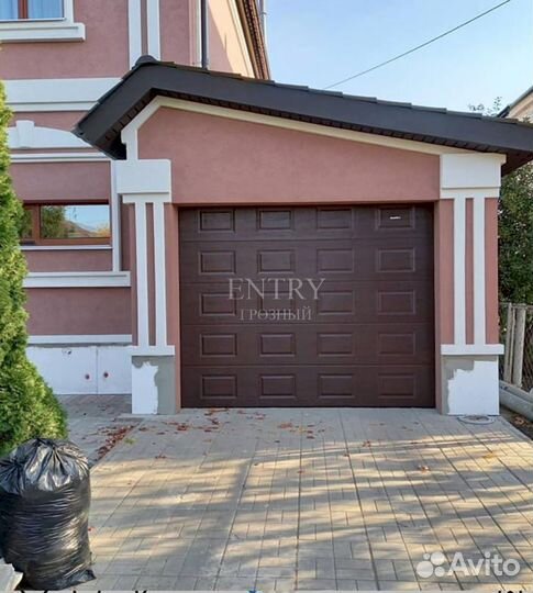 Секционные ворота