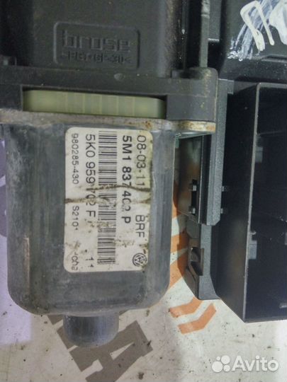 Моторчик стеклоподъемника передний правый Прав