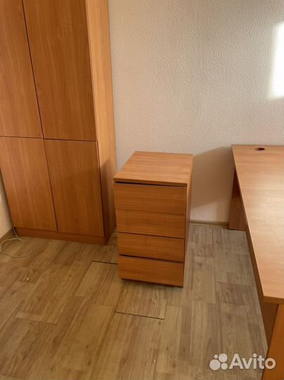 Стол офисный