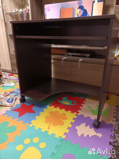 Компьютерный стол