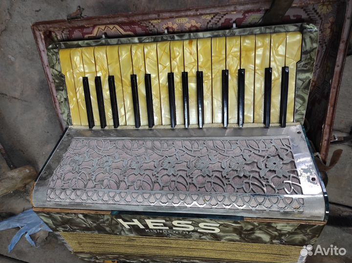Продам аккордеон hess Klingental