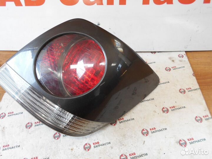 Фонарь задний правый Toyota Altezza