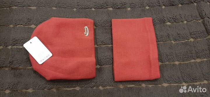 Шапка зимняя и манишка новые