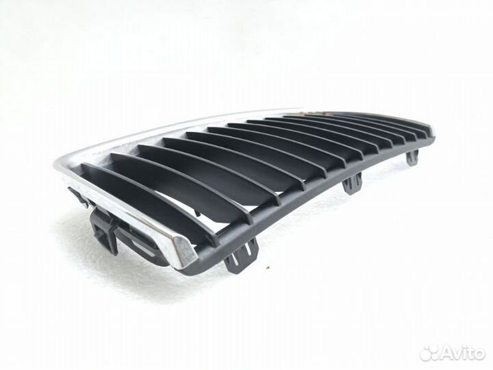 Решетка радиатора передняя правая Bmw 3-Series E90