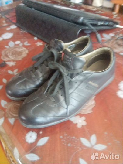 Кроссовки кожаные kamper. р 40-41