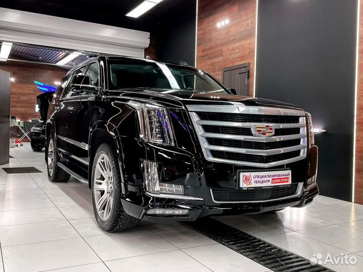 Cadillac Escalade 6.2 AT, 2018, 290 025 км