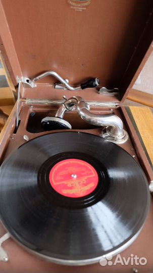 Патефон пт-3 Грампласттрест 1935 год
