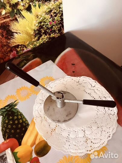 Закаточная машинка для жестяных банок