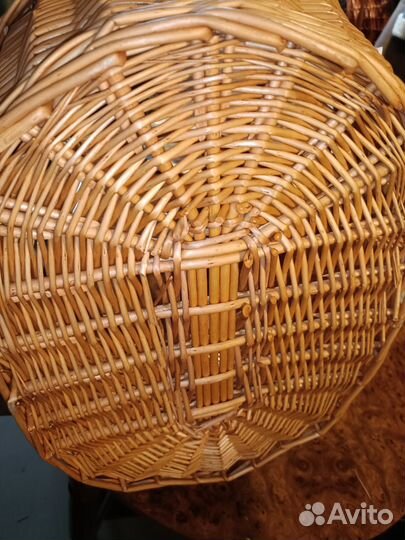 Корзина плетёная большая. Ива