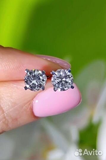 Серьги пусеты с бриллиантом CVD 2.20 карата