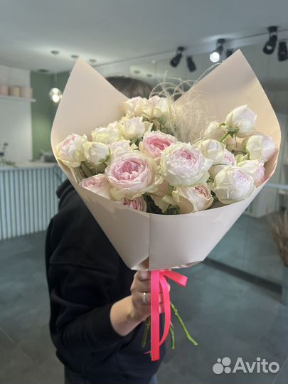 Букет из пионовидной розы