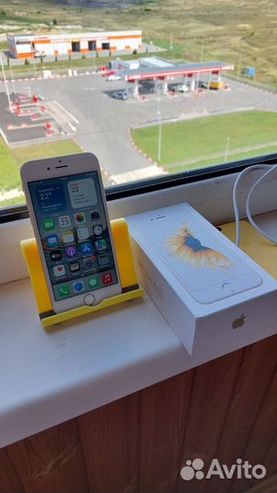Телефон iPhone 6s